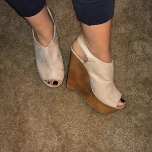 ZIGI’s wood block wedges